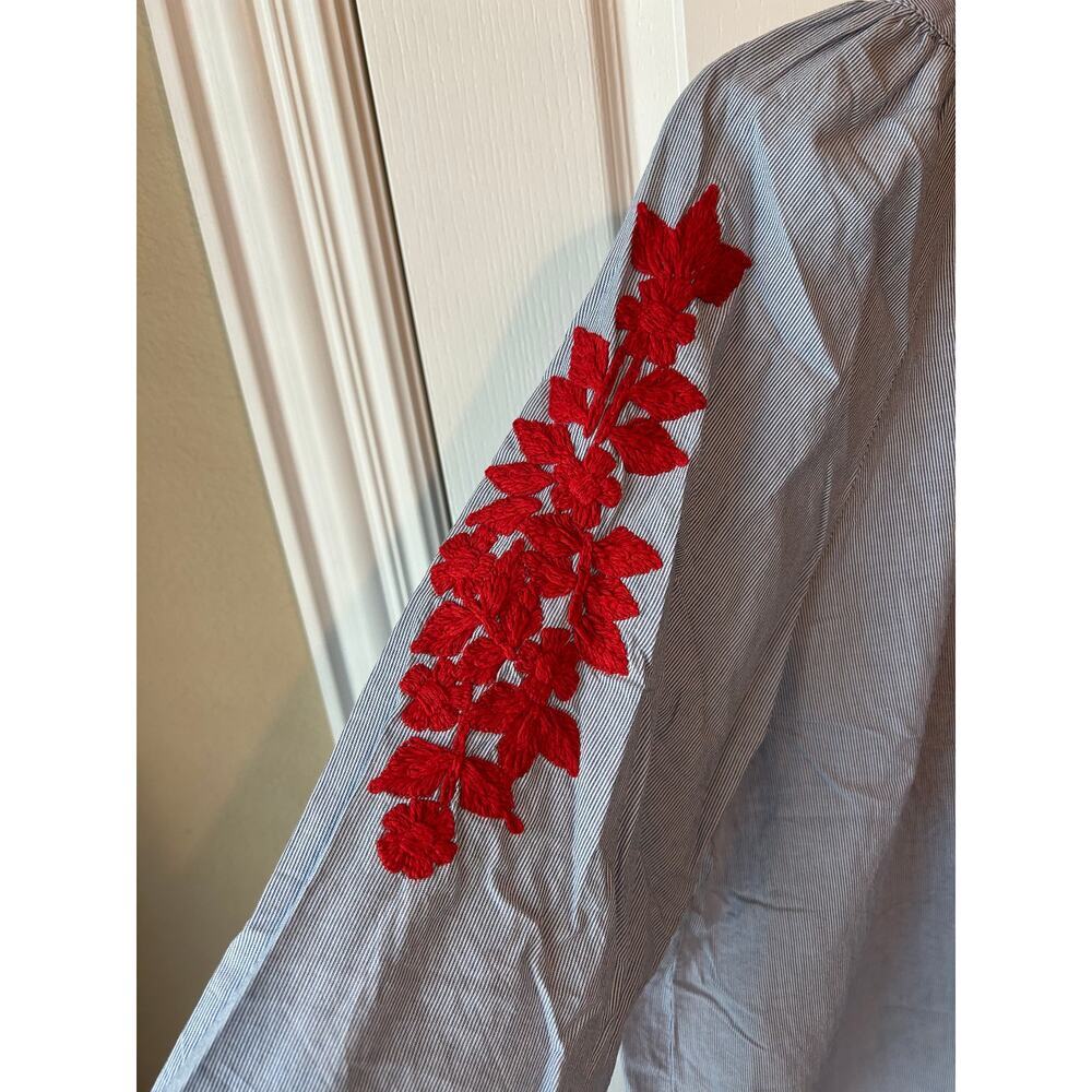 Philosophy Boho Blue and White Red Embroidery Top Boho Large - Picture 4 of 7